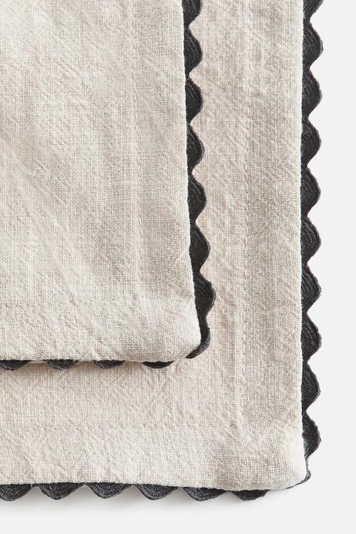 2 Pack scalloped-edge napkins - dark grey/beige