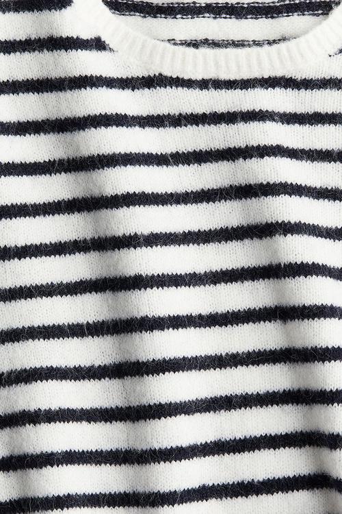 Fine-knit t-shirt - cream striped 