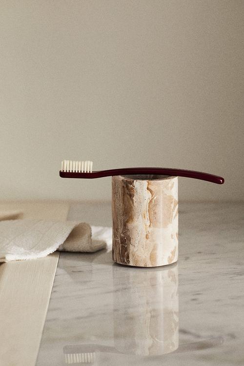 Marble toothbrush mug - light beige