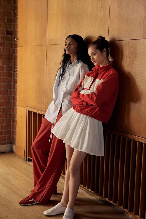 Track jacket -red colour block