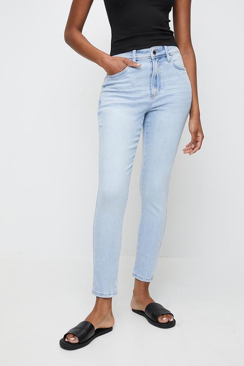 Zoe contour curvy light wash skinny - light wash