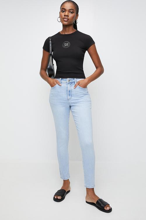 Zoe contour curvy light wash skinny - light wash