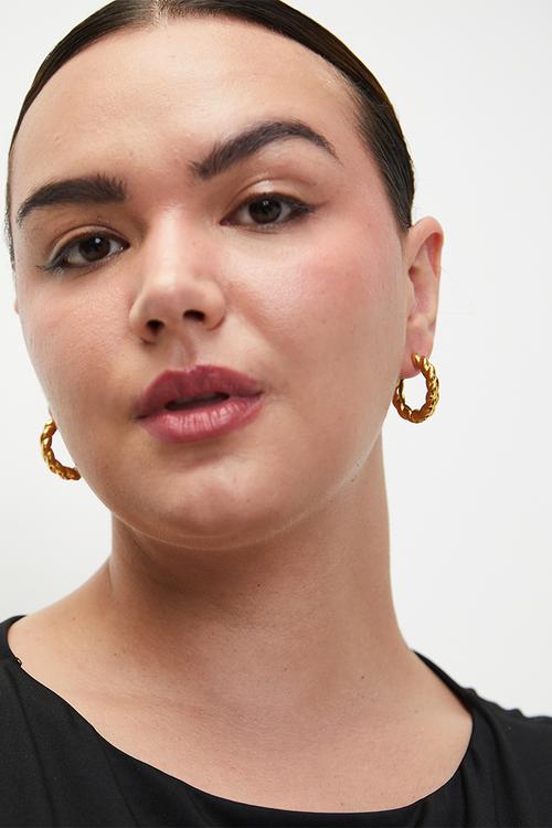 Modern Twisted Hoop Earrings - Gold