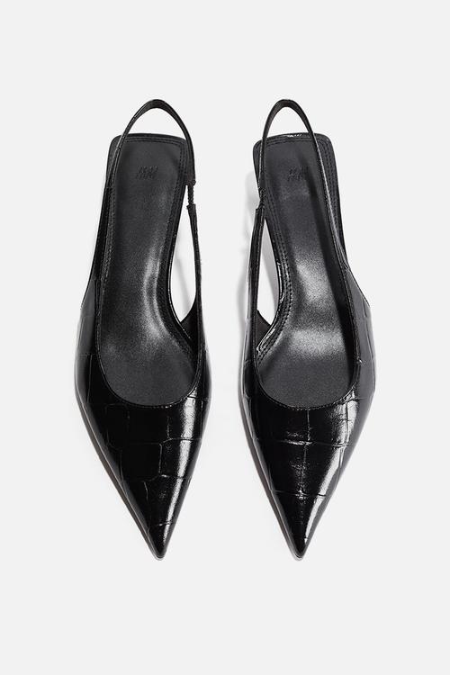 Kitten-heeled pointed slingbacks - black