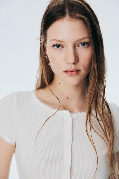Ribbed button-front top - white
