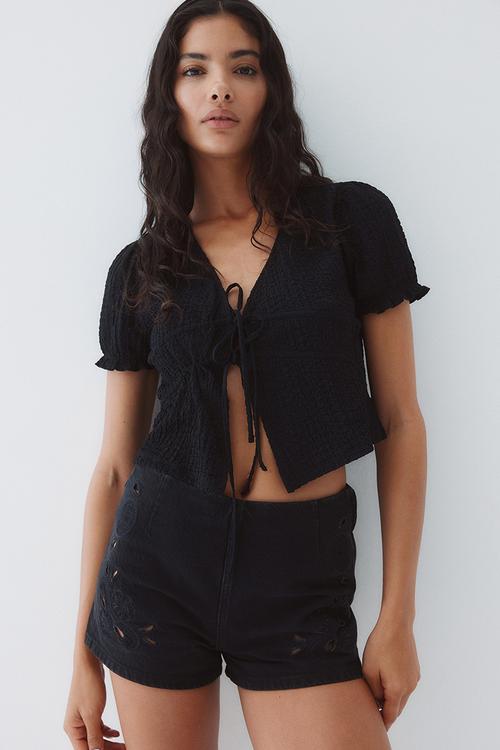 Crinkled tie-front top - black
