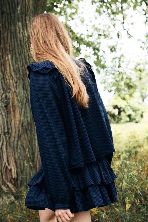 Flounce-detail blouse - dark blue & gingham check
