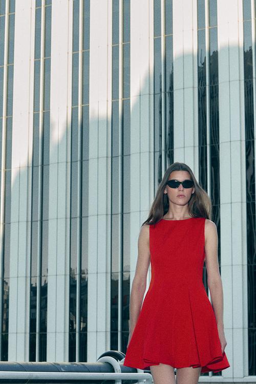 Flared-skirt dress - bright red