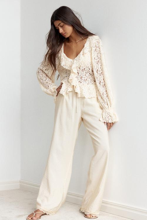 Flounced lace top - cream