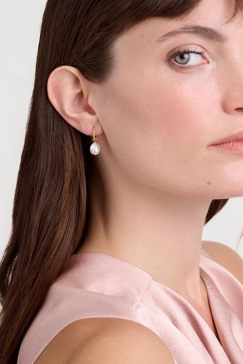 Periaa pearl huggie earrings - gold