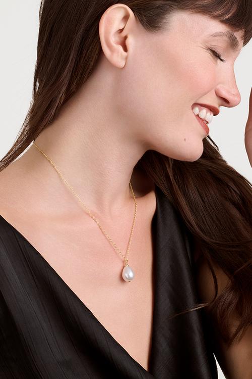 Parmlia pearl drop pendant necklace-gold