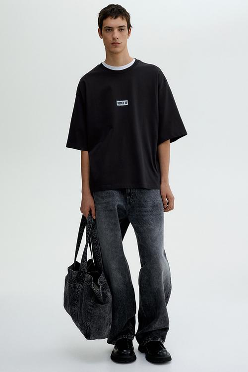 Oversized fit printed T-shirt - black rocky