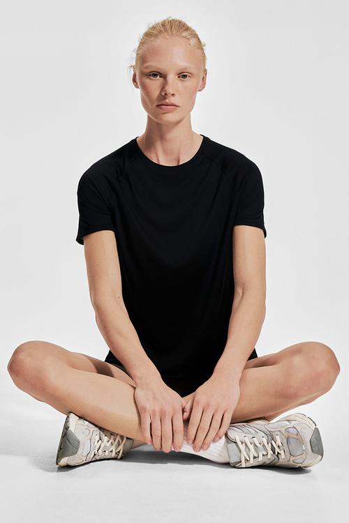 Sports top with drymove™ - black