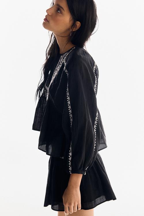 Embroidered blouse - black