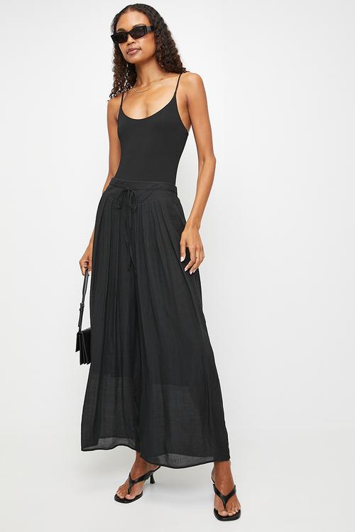 V-Shaped Waistband Wide Leg Pant - Black