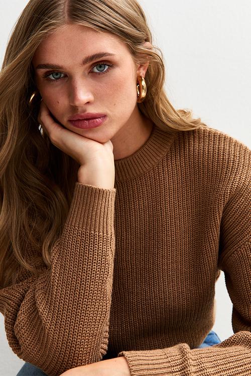 Ribbed Crew Neck Knit Jumper - camel