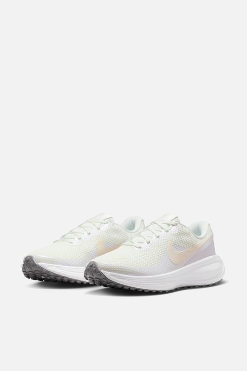 Nike Revolution 8