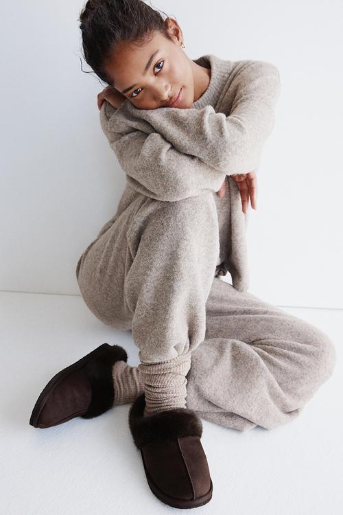 Warm-lined slippers - dark brown