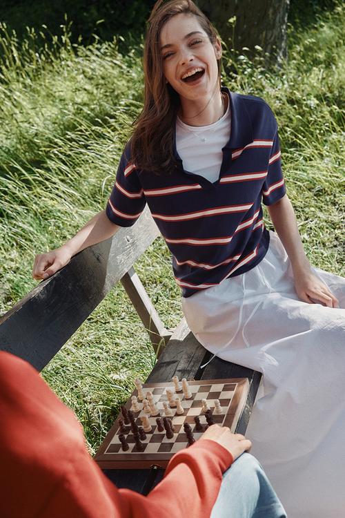 Oversized fine-knit polo shirt - navy blue striped