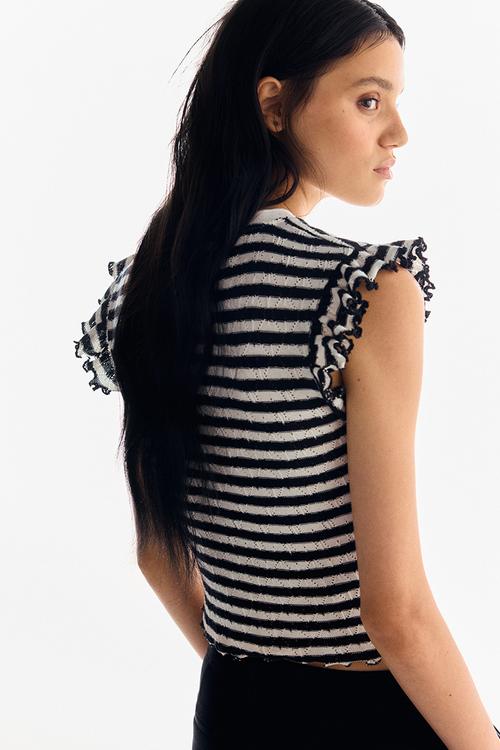 Flutter-sleeved top - white & black striped