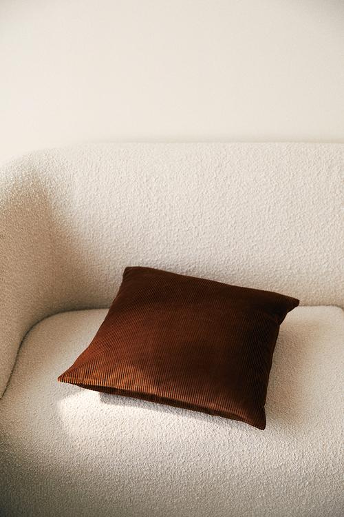 Corduroy cushion cover - brown