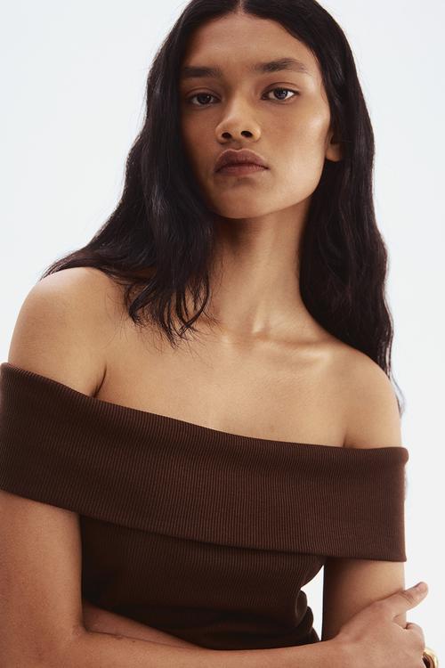 Rib-knit off-the-shoulder top - dark brown