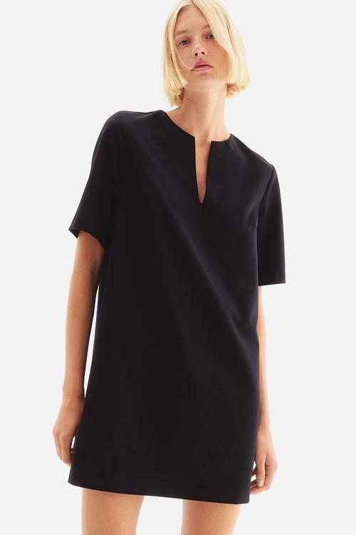 Short-sleeved dress - black