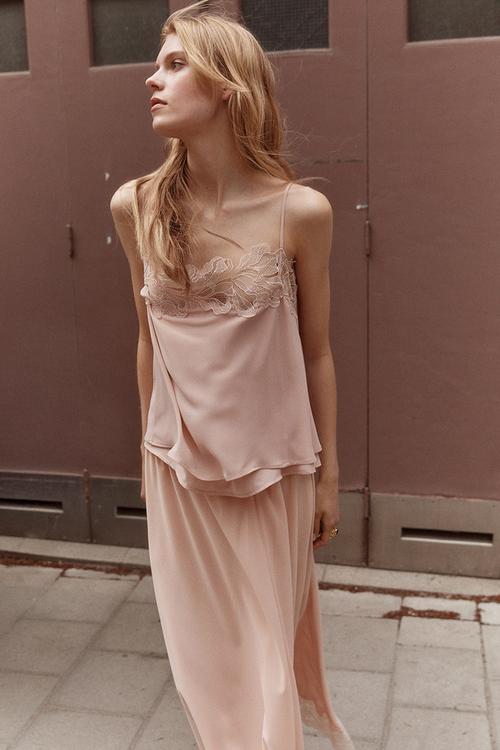 Lace-trimmed chiffon skirt - powder pink