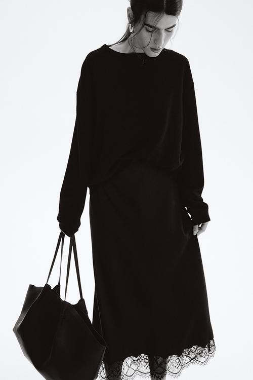 Lace-trimmed satin skirt - black