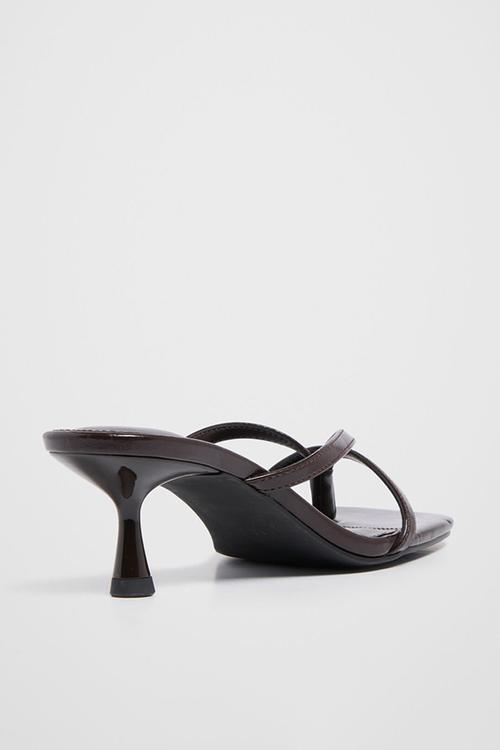 Tammy toe thong heeled sandal in chocolate brown
