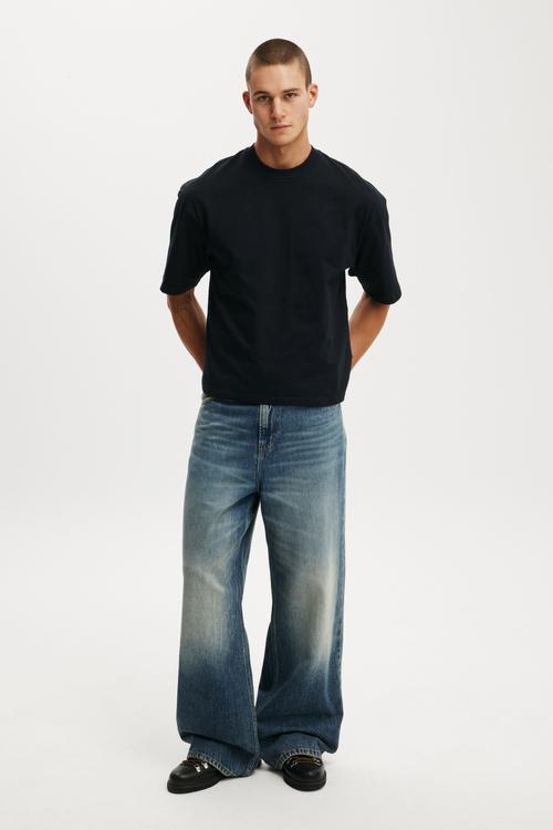 Cropped Fit T-Shirt - Black