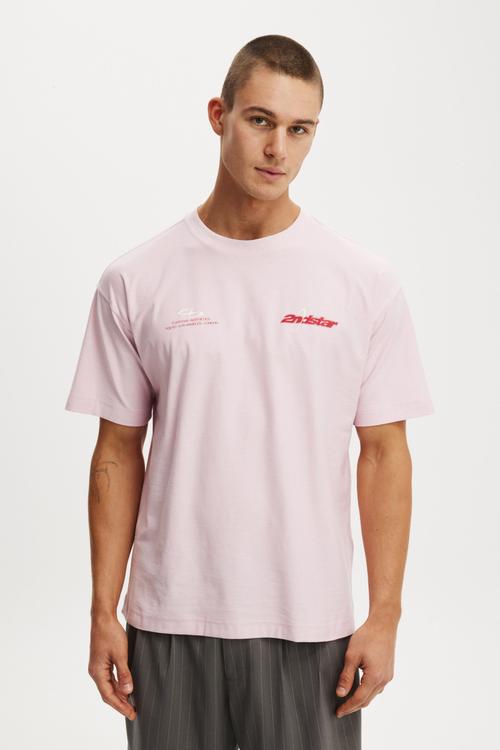 Box fit graphic T-shirt - centre studios / corsage pink