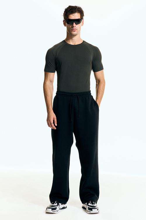 Muscle fit sports t-shirt with drymove™ - dark green