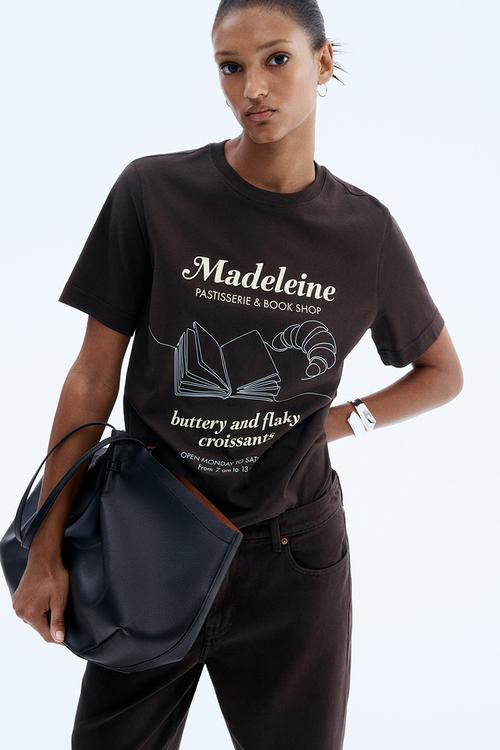 Printed t-shirt - dark brown croissant