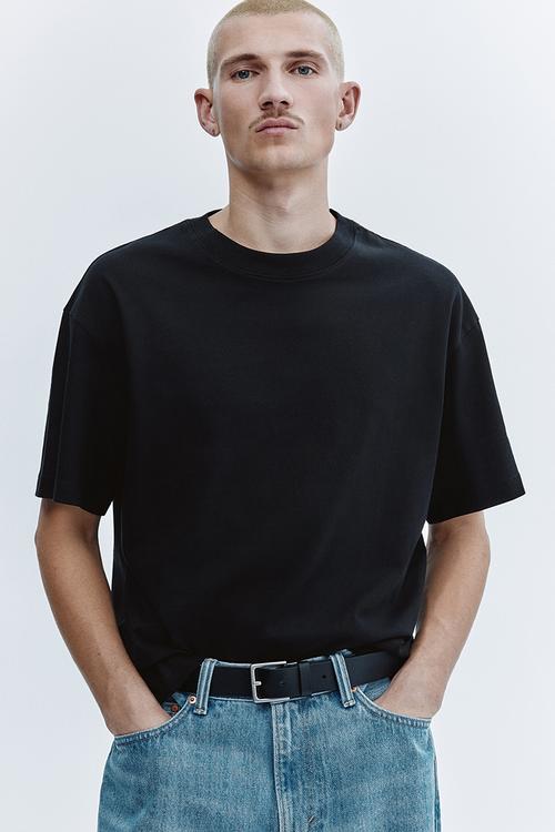 Loose fit T-shirt - black