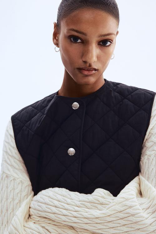 Quilted gilet - black