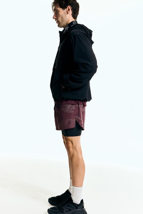 Double-layered sports shorts with drymove™ - light burgundy/patterned 