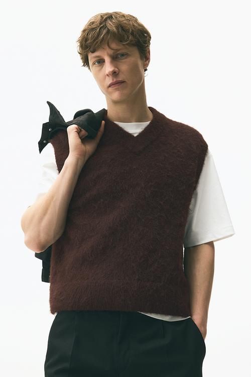 Loose fit fluffy sweater vest - dark brown