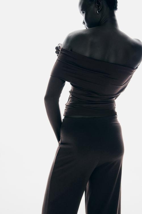 Off-the-shoulder top - dark brown
