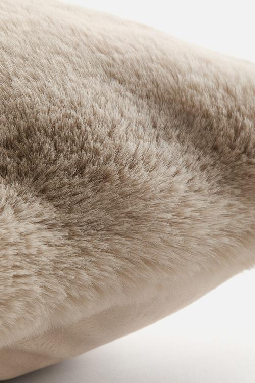 Fluffy cushion cover - light beige