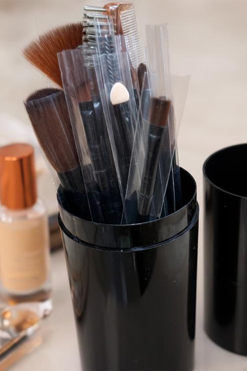 Make Up Brush 12 Piece Set in PU Bucket - Black