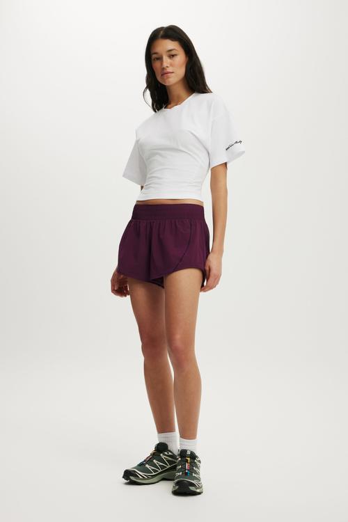 Active Curve Hem Short - Pickled Beet