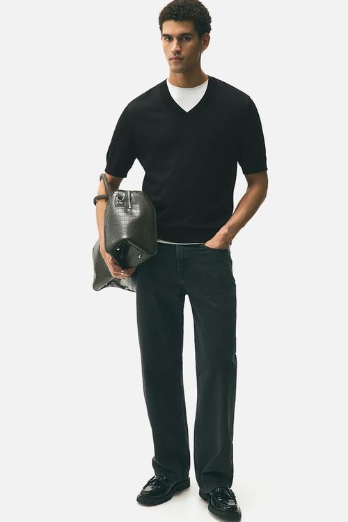 Regular fit fine-knit v-neck T-shirt - black
