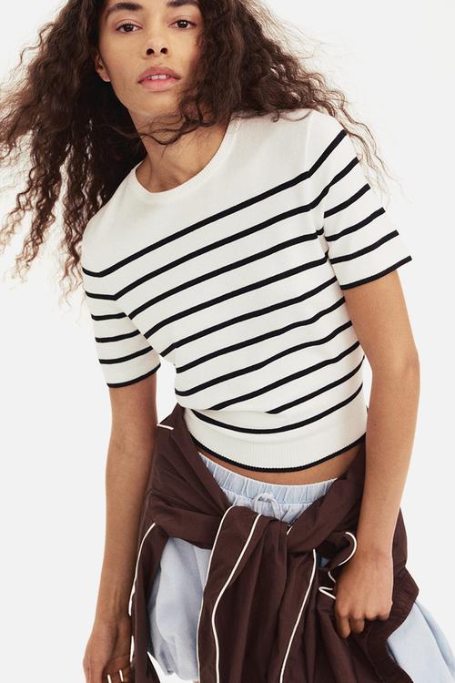 Fine-knit t-shirt - white striped 