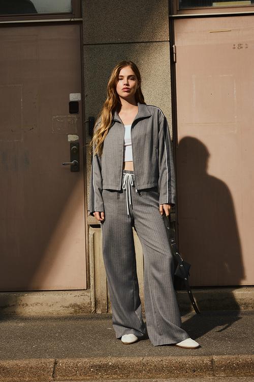 Wide drawstring trousers - grey pinstriped