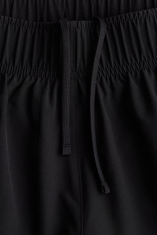 Double-layered running shorts with drymove™ - black