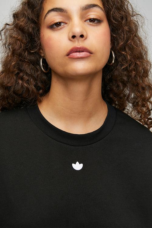Ess Crew Fl W S26 - Black