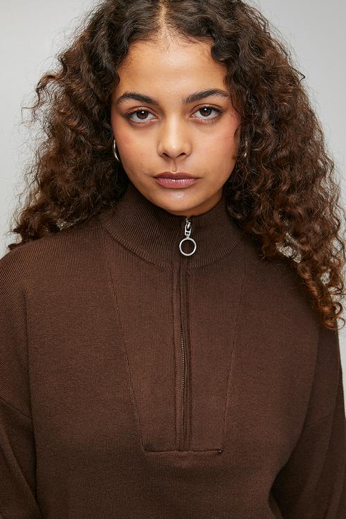 Ladies Knitted Jumper With Collared Zip - Chocolate