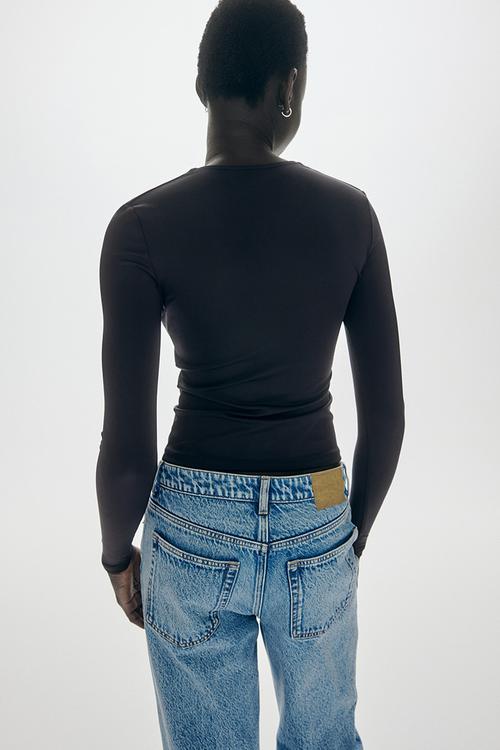 Long-sleeved microfibre top - black