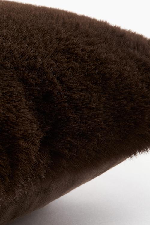 Fluffy cushion cover - dark brown